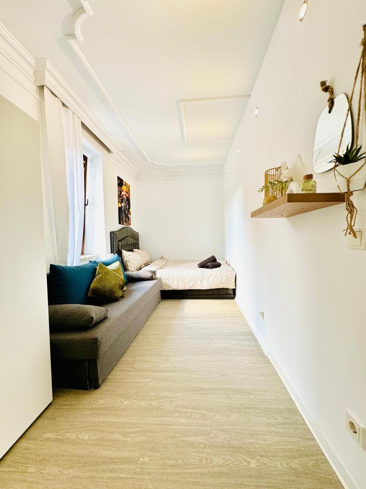 Very Spacious Apartment For Up To 7P With Great Location Wien Eksteriør billede