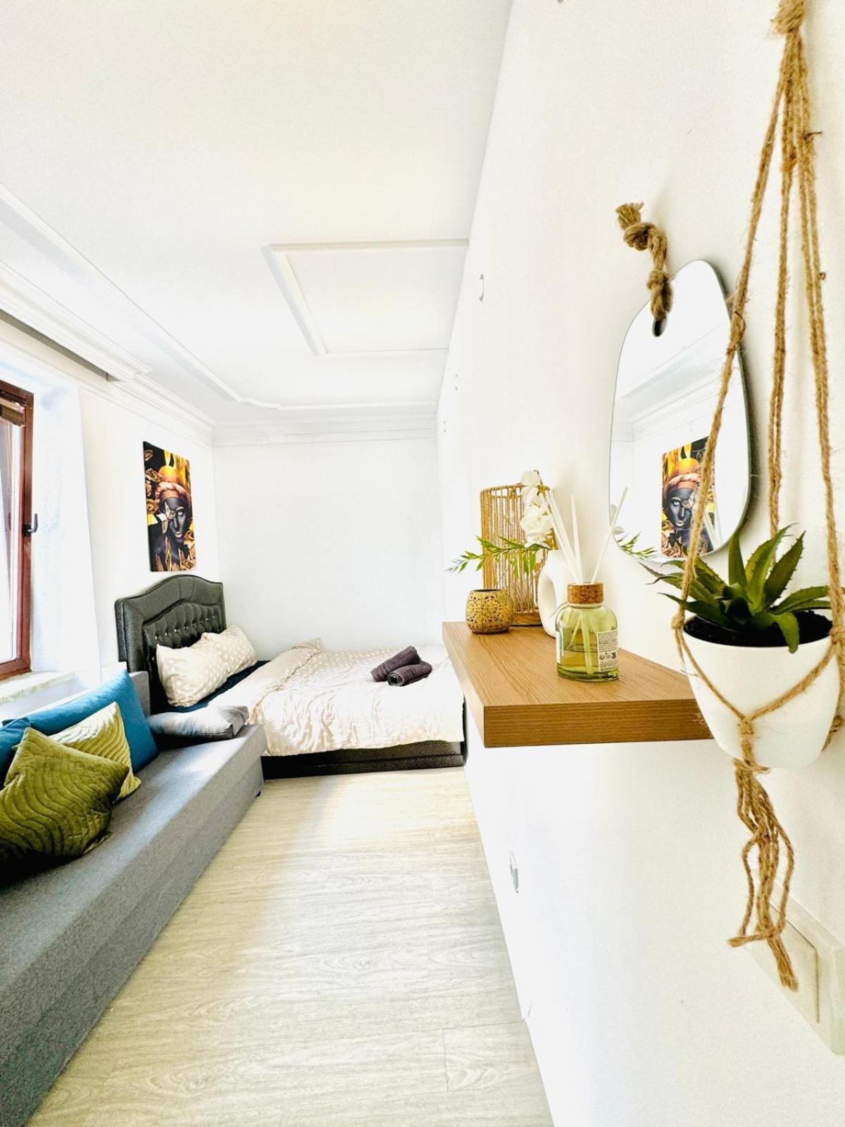 Very Spacious Apartment For Up To 7P With Great Location Wien Eksteriør billede
