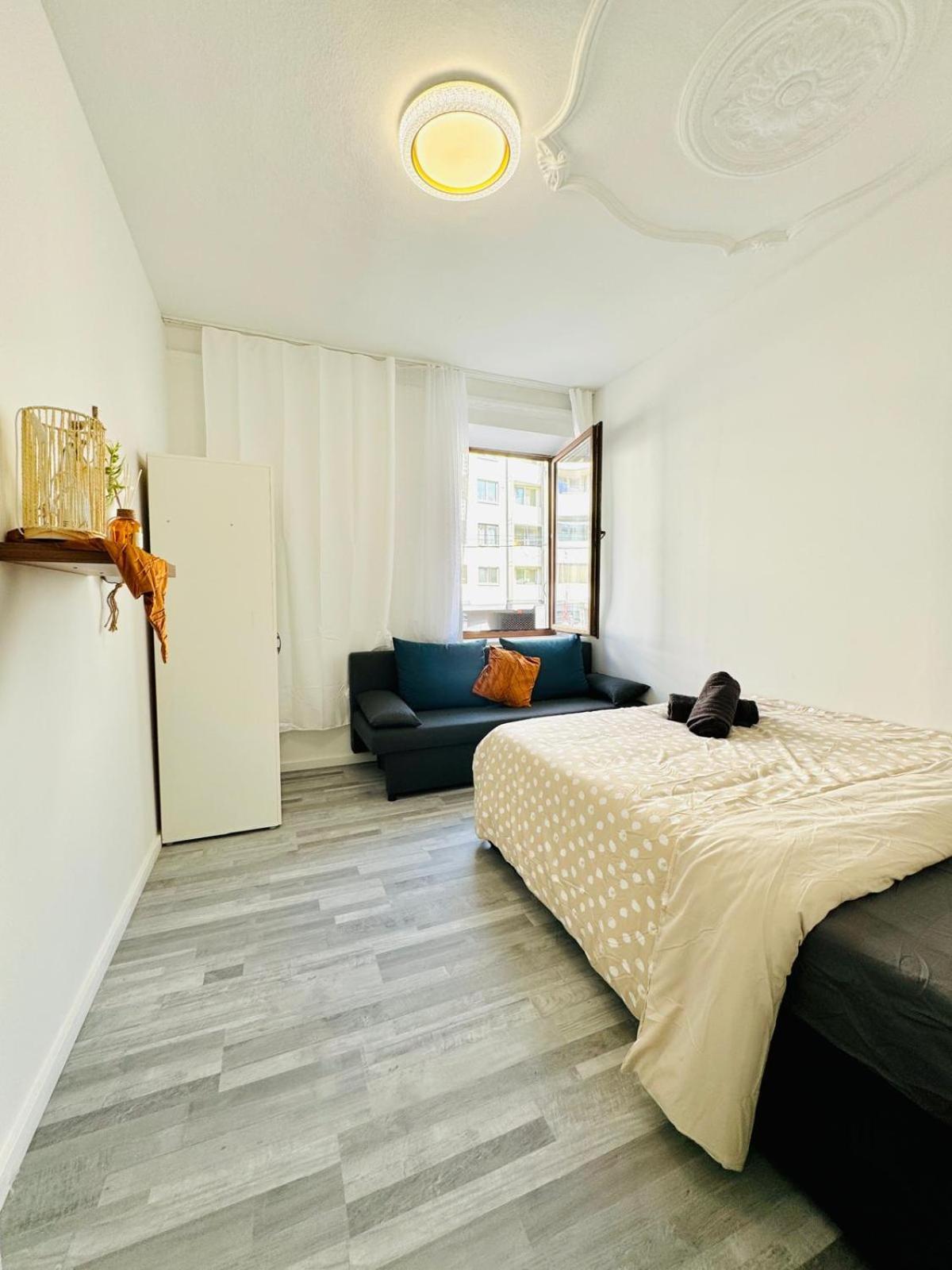 Very Spacious Apartment For Up To 7P With Great Location Wien Eksteriør billede