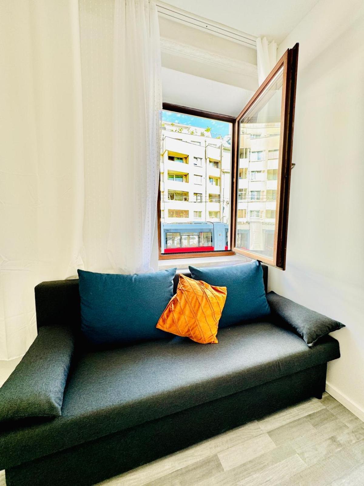 Very Spacious Apartment For Up To 7P With Great Location Wien Eksteriør billede