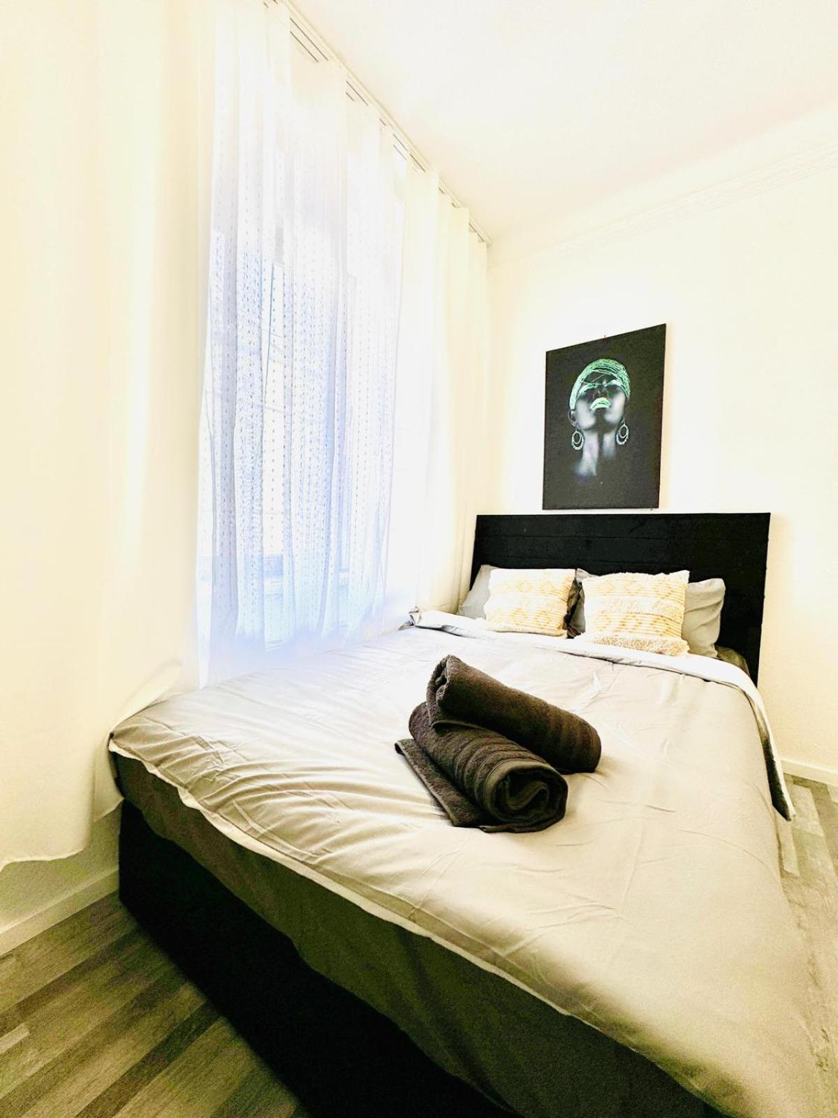 Very Spacious Apartment For Up To 7P With Great Location Wien Eksteriør billede