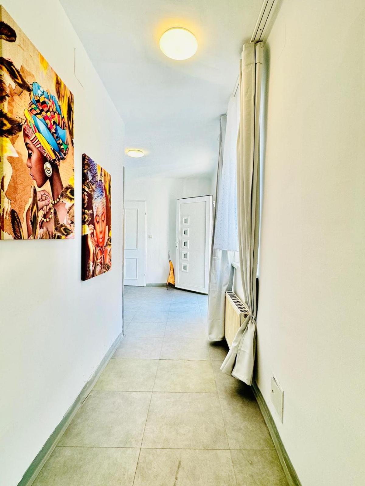 Very Spacious Apartment For Up To 7P With Great Location Wien Eksteriør billede